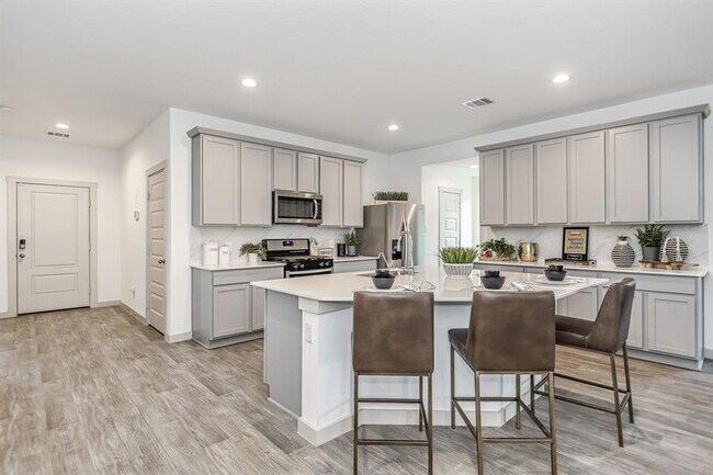 Foto del edificio - 7910 Elm Birch Ln