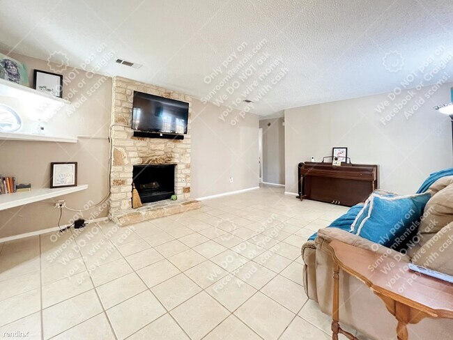 Building Photo - 3 br, 2 bath House - 9731 Anderson Village Dr