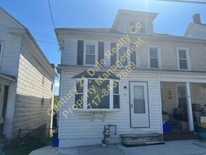 Building Photo - 19 E High St