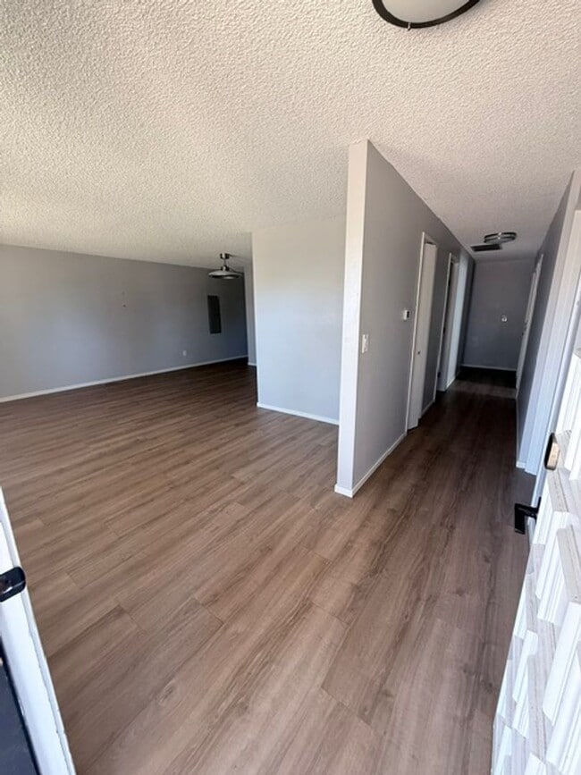 Foto del edificio - 00650-Burlwood Loop