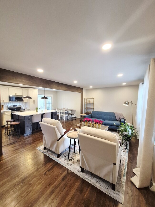 Building Photo - 4407 Longleaf Dr