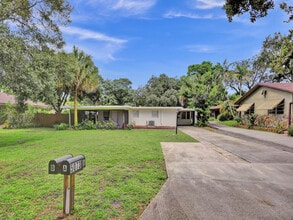 Building Photo - 5073 SW 28th Ave