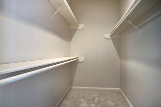 Building Photo - 2255 Braeswood Park Dr