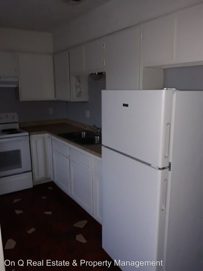 Building Photo - 324 Russell Dr