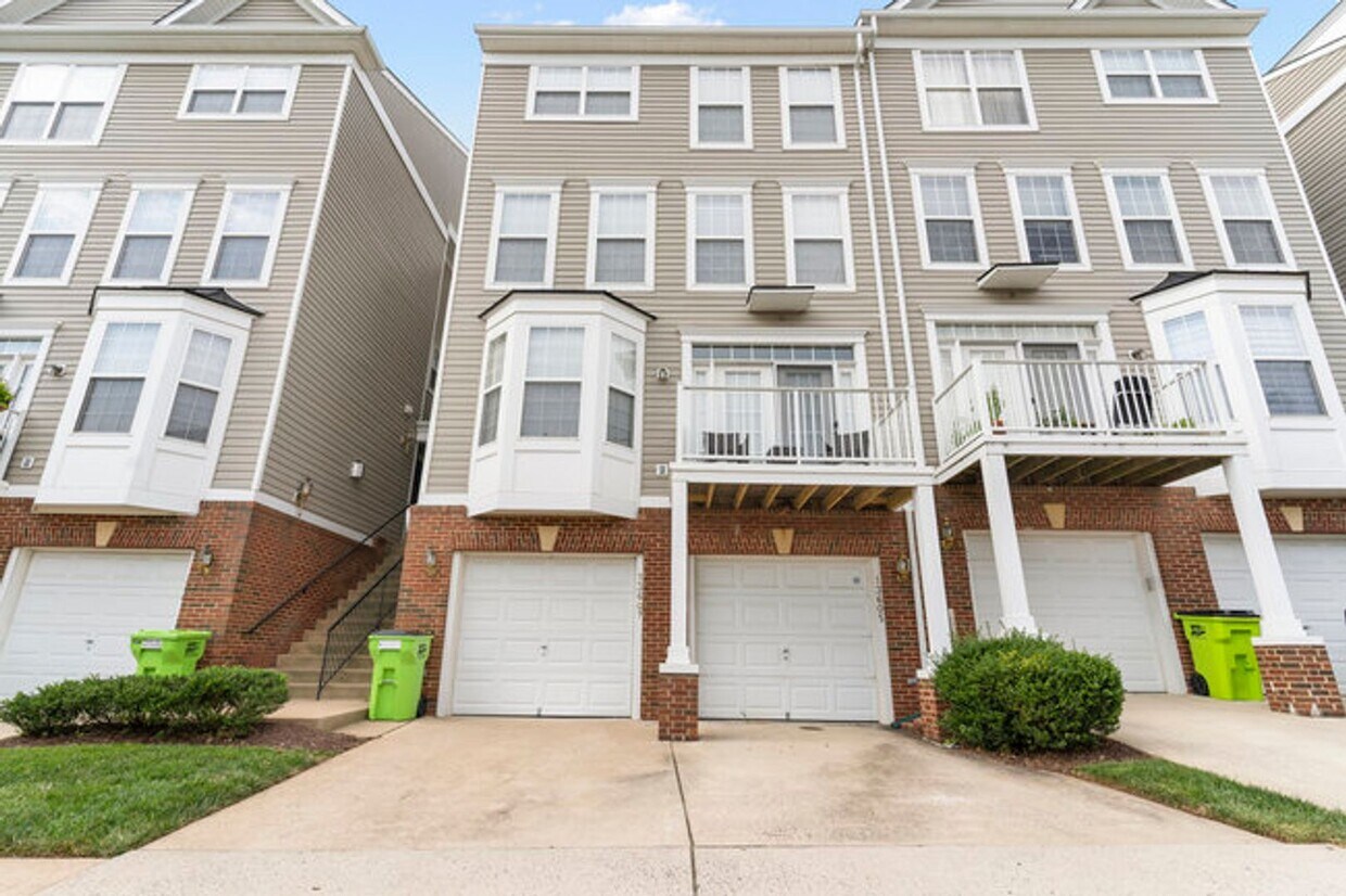 Foto principal - Contemporary 3 LVL 3 -2.5 TH w/ one car ga...