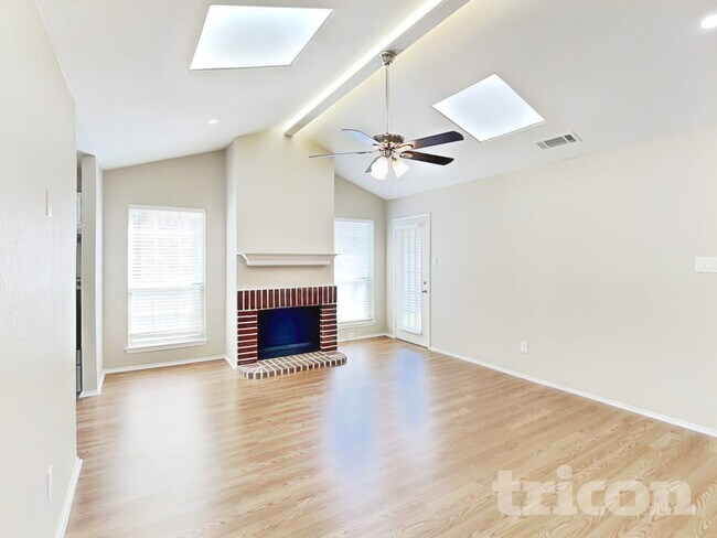 Foto del edificio - 1109 Glen Creek Dr