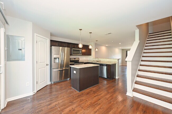 Foto del edificio - Minutes to Nashville! Stylish 2BR/2.5BA Goodlettsville Townhome