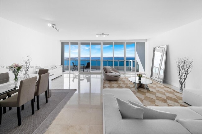 Building Photo - 1643 Brickell Ave