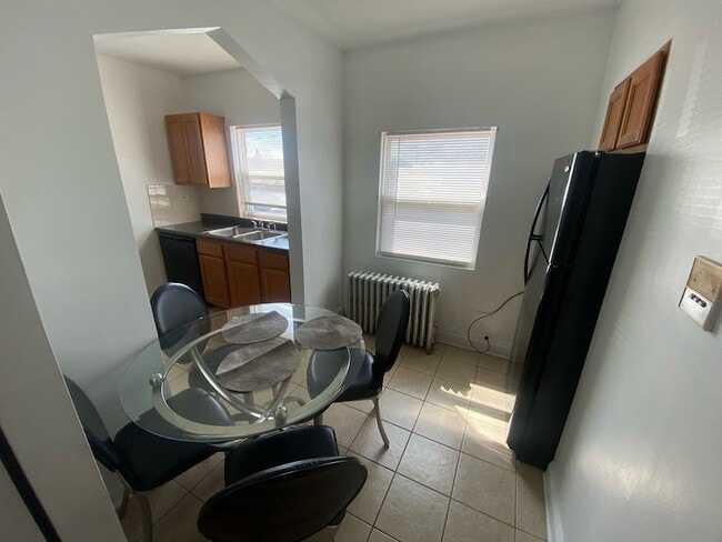 Foto del edificio - 2419 N Oak Park Ave