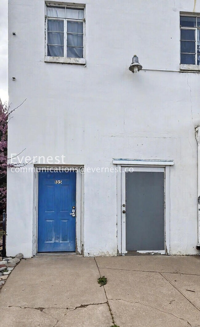 Foto del edificio - 135 Mathews St