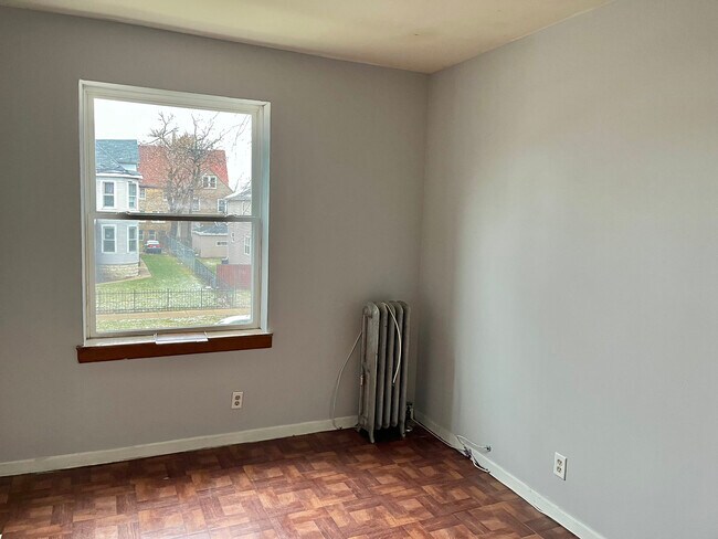 Bedroom - 302 N Menard Ave