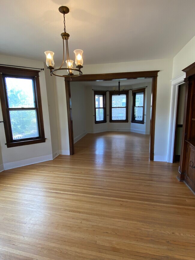 Foto del edificio - 7228 N Rogers Ave