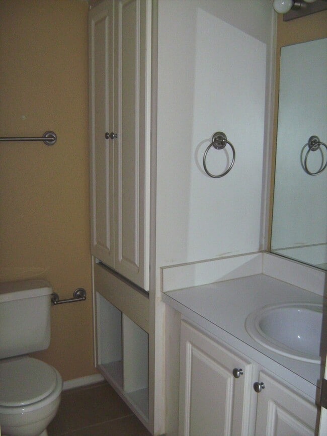 Building Photo - Walk to Uptown Altamonte!