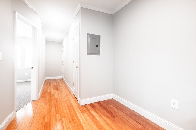 Foto del edificio - 1267 Meigs Place NE, Unit #3