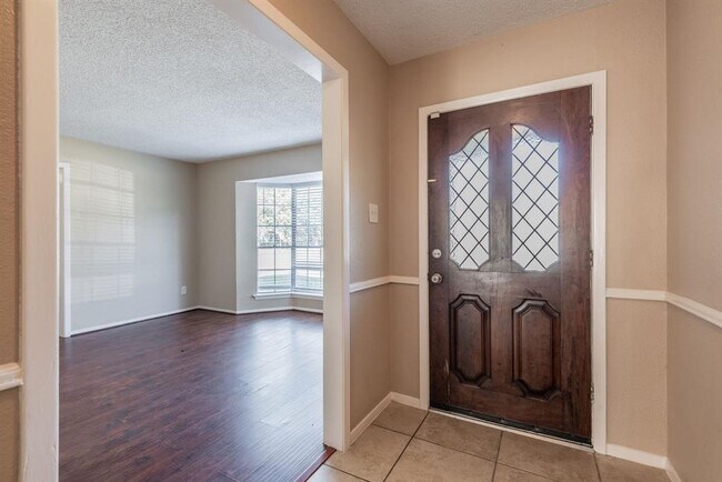 Building Photo - 11623 Barwood Bend Dr