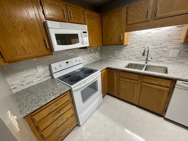 Kitchen - 4300 Trenton Ln N