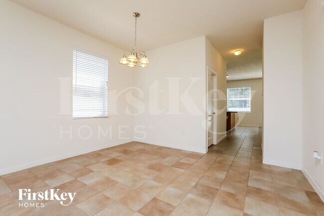Foto del edificio - 5840 Mariposa Cove Lane
