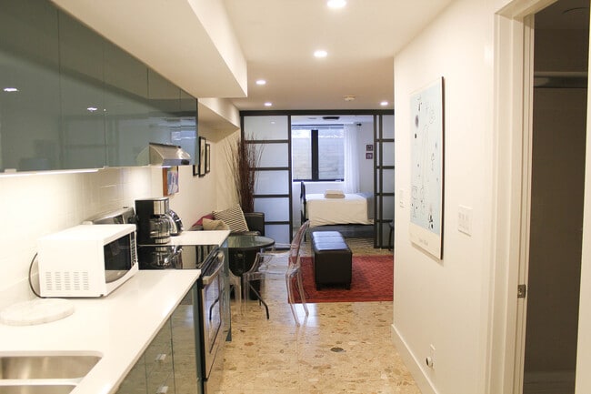 Building Photo - 445 Ontario St