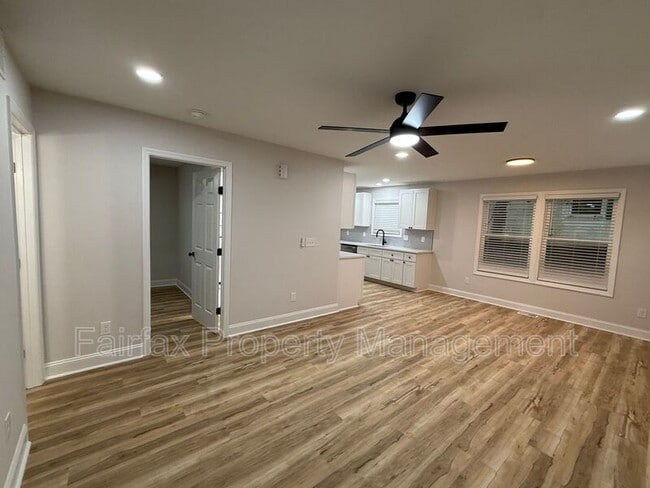 Foto del edificio - 809 Price Ave