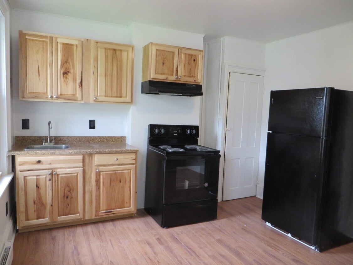 Primary Photo - 277 1st St