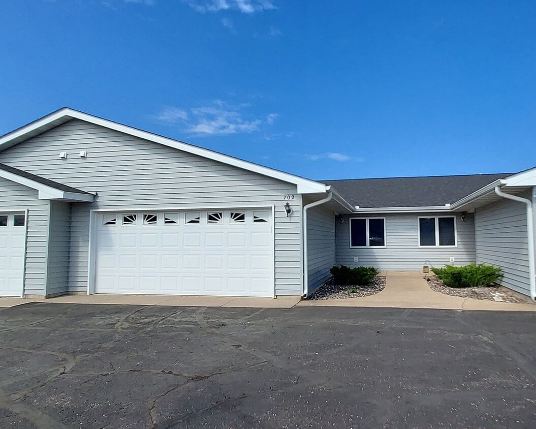 Primary Photo - Nice 2 Bedroom 2 Bathroom Townhome in Some...