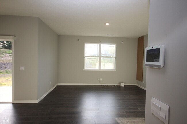Building Photo - 10911 N Longbranch St