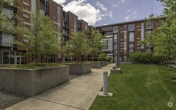 Building Photo - 2115 Yeaman Pl