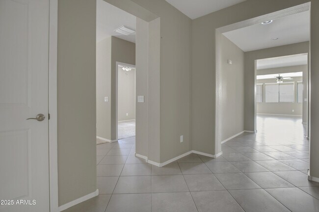 Foto del edificio - 22653 E Desert Spoon Dr