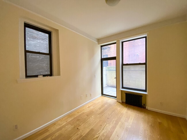 Building Photo - 107 E 82nd St