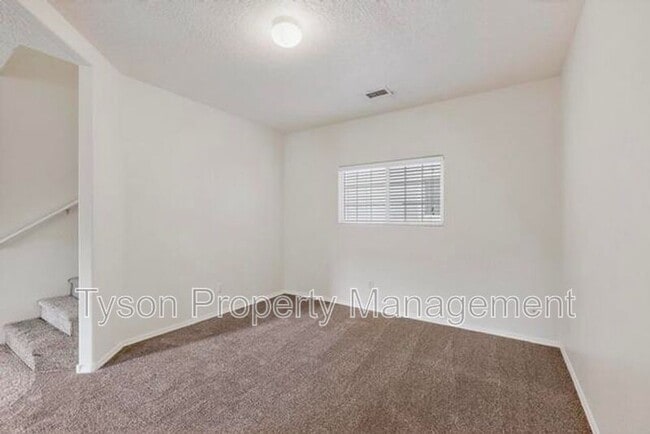 Foto del edificio - 1032 Clear Creek Ct