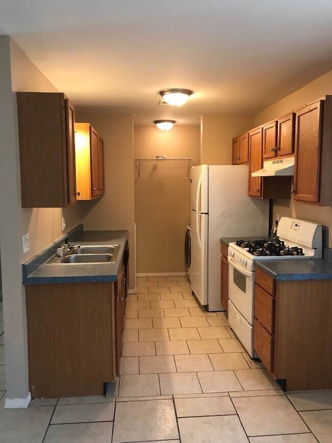 Building Photo - Cute 2 bedroom 1 bath House