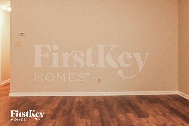 Building Photo - 7662 Orchard Village Dr