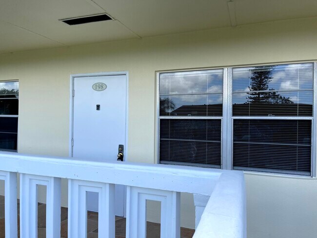 Building Photo - 198 Dorset E