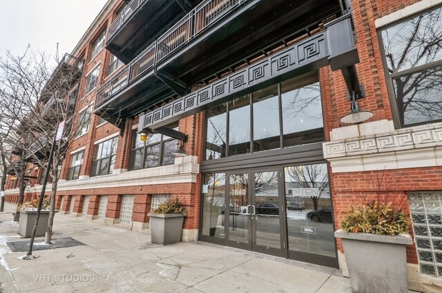 Building Photo - 1040 W Adams St
