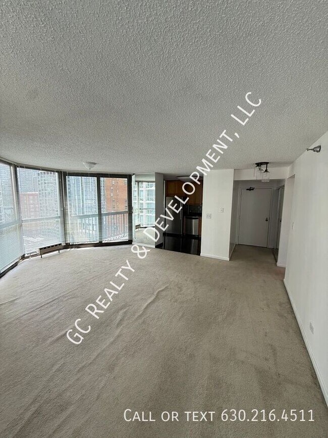 Foto del edificio - 33 W Delaware Pl