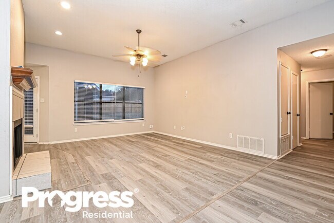 Building Photo - 821 De Soto Dr