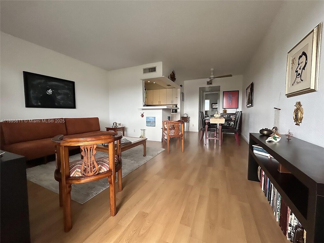 Foto principal - 1400 NE 54th St