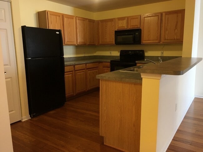 Building Photo - 122 Bertram Dr
