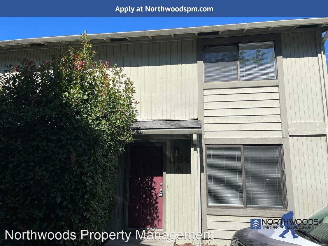 2 br, 1.5 bath House 1184 Morrow Rd Unit A House Rental in Medford