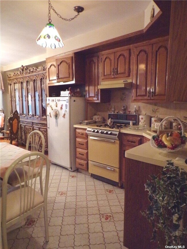 Building Photo - 60-19 74th St