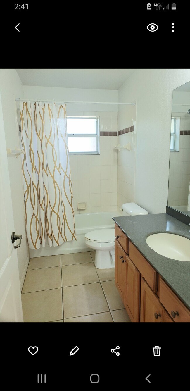 Foto del edificio - 5526 Lavender Ave