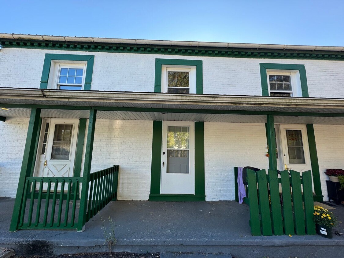 1099 Irishtown Rd, New Oxford, PA 17350 House Rental in New Oxford