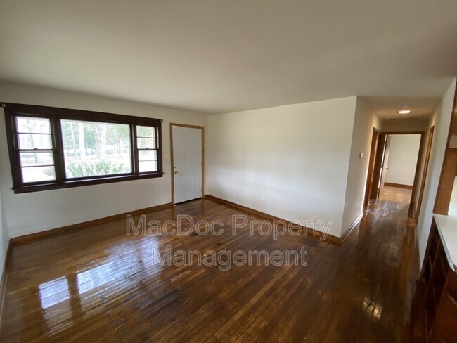 Foto del edificio - 10532 Robert E. Lee Drive