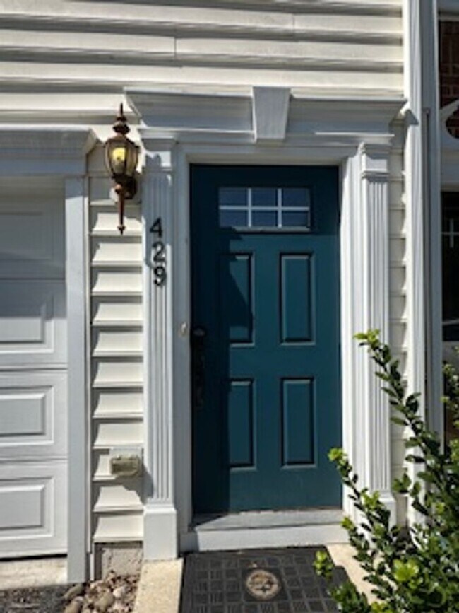 Foto del edificio - Spacious End Unit-Townhome in Hockessin’s ...