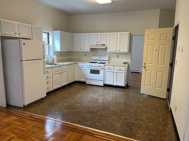 Building Photo - 55 Bonn Pl