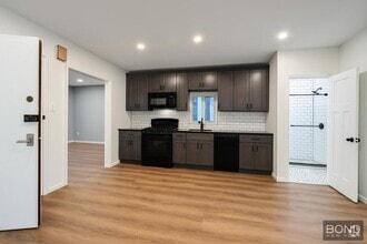 Building Photo - 682 Onderdonk Ave