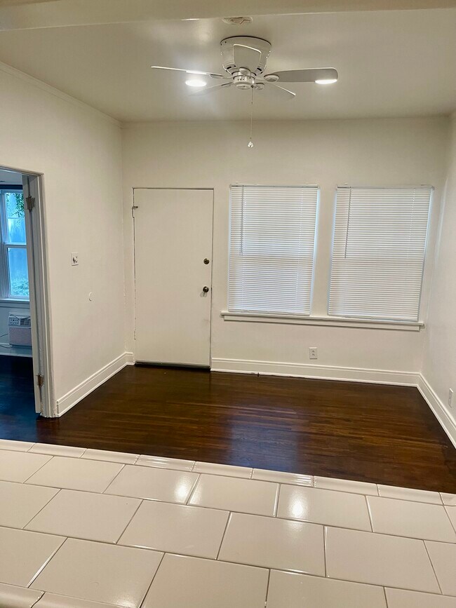 Building Photo - 530 N San Vicente Blvd
