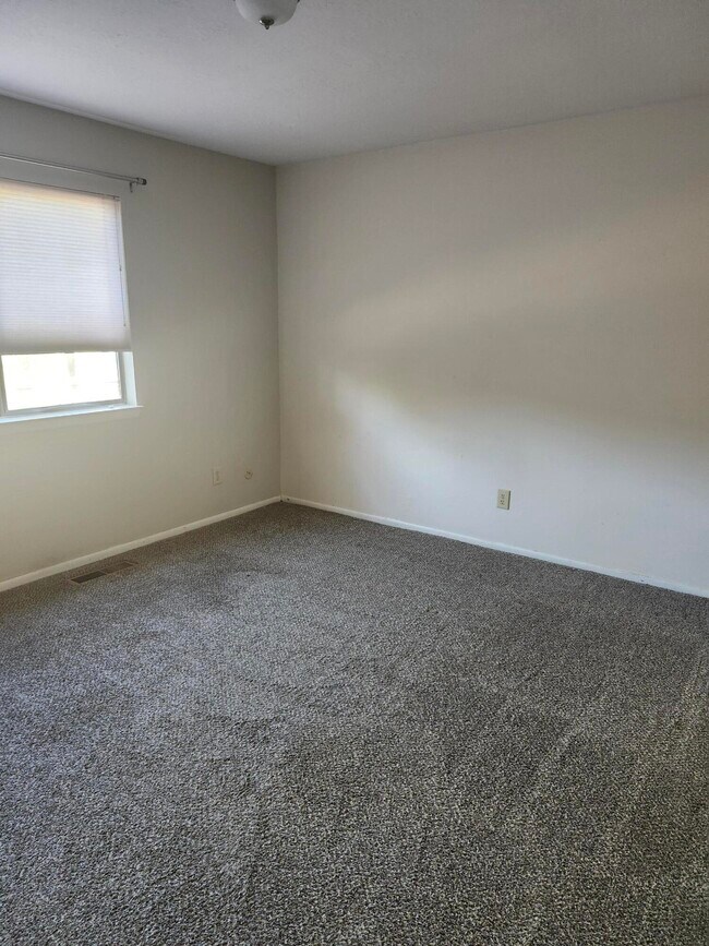 Foto del edificio - 8805 Yankee Dr NE