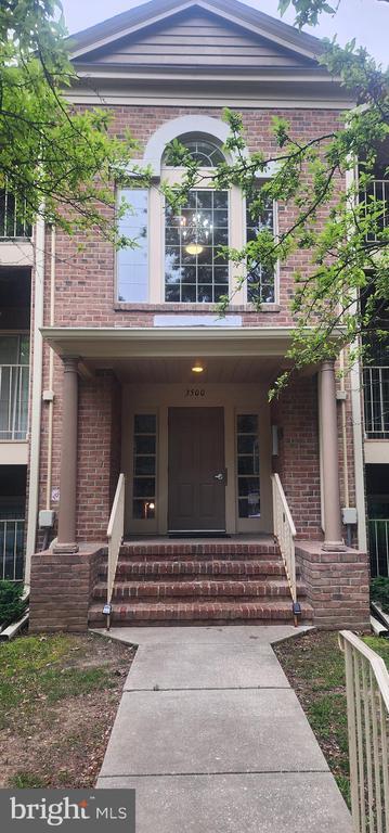 Foto principal - 3500 Thomas Pointe Ct