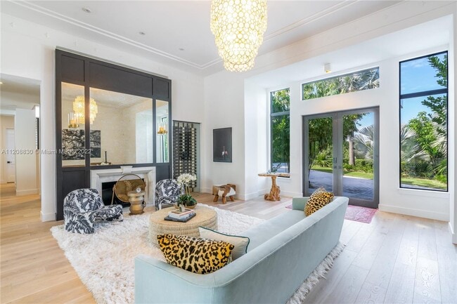 Building Photo - 2801 Flamingo Dr